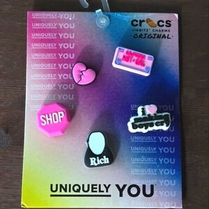 Crocs Girls Rule Boys Drool Jibbitz Charms 5 Pack Uniquely You Heartbreaker NWT